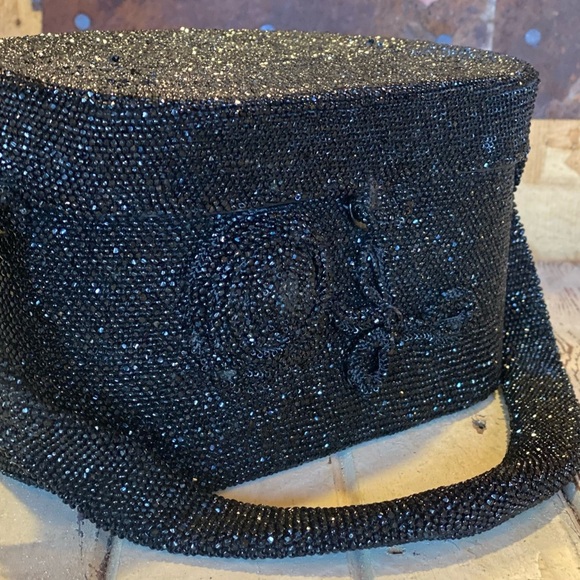 1940’s Black Carnival Beaded Purse With Beaded Rose Design On Front - Picture 2 of 13